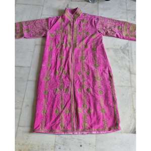 Veste universitaire élégante en velours recyclé, broderie florale artisanale, style bohème ethnique pour femme, collection SR Exports. - Product Image 4