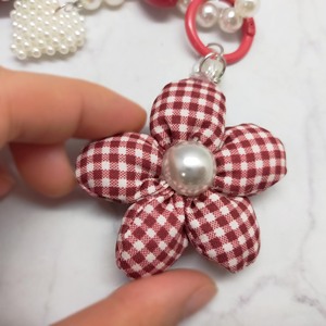 Adorable colgante de tela a cuadros, colgante clásico con lazo y flor, colgante con corazón de perlas y cuentas, colgante para uso diario para mayores de 14 años. - Product Image 3