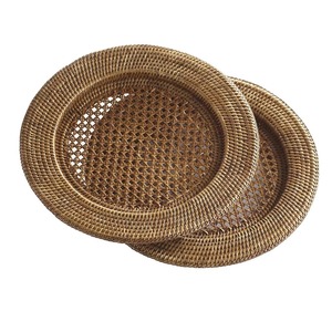 Assiette de présentation décorative en rotin pour table à manger, faite à la main, fournisseur d'exportation, assiette de présentation ronde en rotin faite à la main - Product Image 1