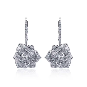 Boucles d'oreilles en or blanc avec diamants ronds taille brillant couleur D certifiées IGI, bijoux de luxe pour femme pour mariage - Product Image 1
