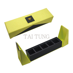 Caja de Regalo Rígida Tai Tung, Papel de Arte Verde, Logotipo Estampado en Caliente, Revestimiento de Plástico, Rectangular, Empaque de Alta Gama - Product Image 3