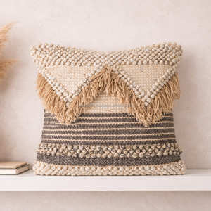 Funda de Cojín Boho Geométrica Blanca y Negra con Patrón de Diamantes, Cojín Decorativo Tejido, Cojín Decorativo Bohemio para un Estilo Moderno - Product Image 4