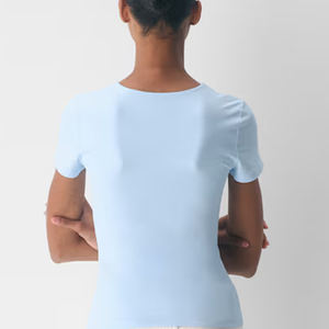 T-shirts pour femmes au design élégant, logo personnalisable, pour commandes en gros, vêtements décontractés pour femmes avec création de logo personnalisé, prix avantageux - Product Image 6