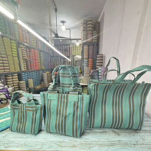 ถุงช้อปปิ้งไนลอนรีไซเคิลแบบทอมือลายทางขนาดใหญ่พิเศษ เป็นมิตรกับสิ่งแวดล้อม ผลิตในอินเดีย จำหน่ายส่ง - Product Image 1