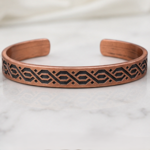 Premium Interlocking Link Engraved Open Cuff Copper Therapy Bracelet Exquisite Craftsmanship Fashion Jewelry - Product Image 2