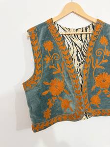 Velvet Suzani Embroidery Lightweight Floral Streetwear Vest <b>Coat</b> <b>Women</b> Handmade Boho Ethnic Crew Neck <b>Sleeveless</b> Short Jacket - Product Image 5
