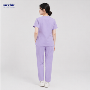 Uniforme Médico Antiarrugas para Mujer, Cuello en V, Color Morado Suave, Tejido Transpirable, Poliéster y Rayón - Product Image 2