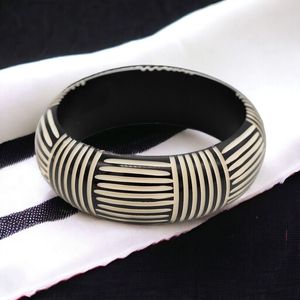 Custom Design Resin <b>Bangles</b> for Women and Girls, Handmade Fashion Bracelets for Traditional Outfits, Festive Occasions, Parties - Product Image 4