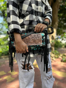 Nueva llegada occidental real hecho a mano pelo en piel Tooled cuero flecos Sling Bag mujeres elegantes ocultas llevar Casual bandolera - Product Image 4