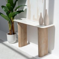 Table console Vandana Lunaris Altis avec plateau en marbre, design moderne et luxueux en bois massif