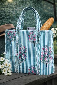 Sac fourre-tout en coton matelassé et imprimé à la main, magnifique sac de plage en coton pour femme, sac de shopping fait main avec décorations imprimées - Product Image 3