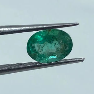 Piedra de Esmeralda Verde Natural de Zambia de Alta Calidad, Corte Ovalado Suelto, 5x7, 0.70 Quilates - Product Image 1