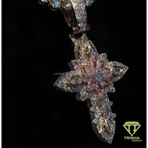 Pendentif Croix de Luxe en Moissanite et Diamant, Argent Sterling 925, Centre Fleur Rose, Bijou Tendance Sertie de Pierres - Product Image 4