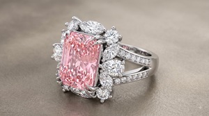 แหวนทรงพีระมิดสีชมพูหรูหรา ทองคำขาว 14K เพชรเลี้ยงในห้องปฏิบัติการ รับรองโดย IGI ชุบโรเดียม ผลิตตามสั่ง OEM เครื่องประดับสั่งทำพิเศษ - Product Image 3
