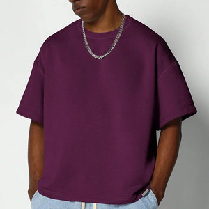 T-shirt Homme Coupe Boxy Streetwear 300 GSM avec Logo Personnalisé, Haut Court Imprimé Graphique en Coton Lourd 100% Coton - Product Image 4