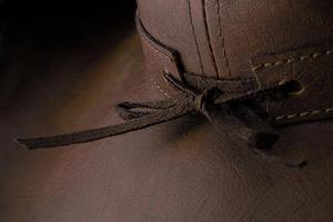 Chapeau de cowboy unisexe en cuir véritable fait main, chapeau de paille intemporel avec fonction imperméable pour les voyages et les activités de plein air - Product Image 2