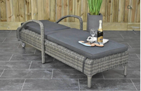 Chaise longue moderne avec dossier réglable, coussin épais et confortable, résistante aux UV, pour l'extérieur, pour la cour
