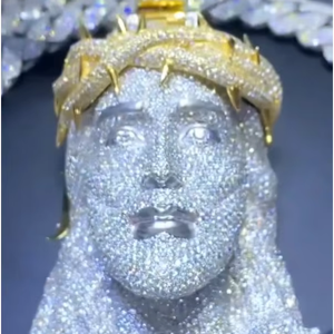 Magnifique Pendentif 3D Jésus en Moissanite, Bijoux Sertis de Diamants, Pendentif Moissanite Personnalisé, Bijoux Religieux - Product Image 1