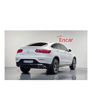 Mercedes-Benz GLC-Class GLC300e 4MATIC Coupé Modèle avril 2023 avec 66 286 km, boîte automatique, sièges en cuir, caméra de recul - Product Image 2