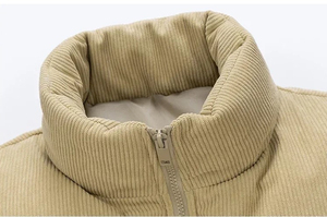 Gilet matelassé kaki pour homme, col montant, avec empiècements en velours côtelé, style décontracté pour l'extérieur, personnalisable OEM, forte demande, vente en gros - Product Image 4