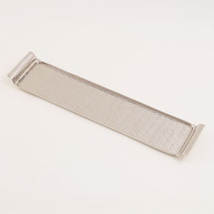 Plateau de service décoratif en métal poli fait main avec poignées en anneau, compatible lave-vaisselle, qualité commerciale pour contact alimentaire, usage résidentiel - Product Image 4