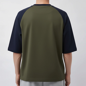 Camiseta de Punto para Hombre con Bloques de Color, Manga Raglán, Cuello Redondo, Corte Regular, Diseño Sólido, Verde Azul Marino - Product Image 3