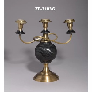 Porte-bougie en métal minimaliste moderne, fait main, élégant, accent de table pour l'intérieur scandinave et les événements, en fer de qualité supérieure - Product Image 1