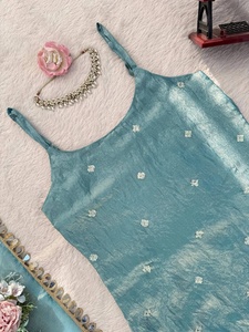 Ensemble élégant de kurta, sharara et dupatta pour mariage et occasions festives, dernière tenue ethnique, ensemble de costume en soie Fendy 3 pièces pour femmes - Product Image 6