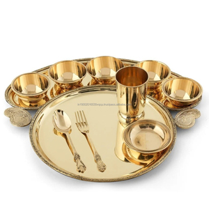 Juego de Vajilla Maharaja de Latón Macizo Hecho a Mano, Juego de Vajilla Tradicional de 10 Piezas para Cenas Reales - Product Image 1