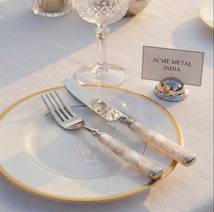 Ensemble de couverts en nacre avec poignées en résine, acier inoxydable, finition polie miroir, parfait pour l'utilisation en restauration. - Product Image 5