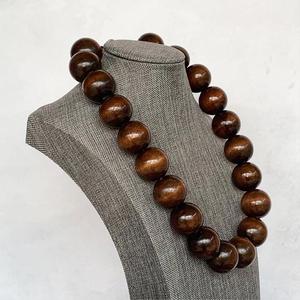 Collier artisanal personnalisé en perles de résine pour femme, bijou tendance et élégant sur le thème de l'amour, style terreux - Product Image 2