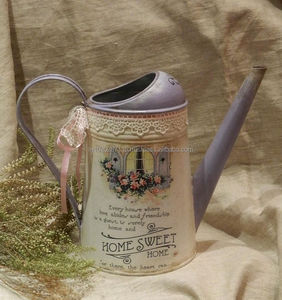 Bidon d'eau galvanisé imprimé en émail avec des motifs artisanaux complexes assurant durabilité et praticité dans le soin des plantes - Product Image 2