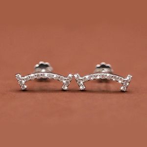 Boucles d'oreilles élégantes en diamant, en argent sterling 925, boucles d'oreilles clous incurvées scintillantes - Product Image 5