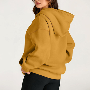 Haut à capuche oversize à manches longues et épaules tombantes pour femme avec poches kangourou avant – Prix compétitif, coupe ample – Collection Hiver - Product Image 3