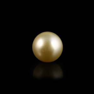 Natural Golden Seawater Pearl 3.85 Carat Loose Gemstone for Fine Jewelry - Product Image 1