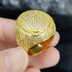 Bague Hip Hop de Luxe en Moissanite Diamantée, Fourniture Directe Usine, Idéale pour Mariages, Cadeaux et Soirées, Disponible à Prix Export - Product Image 3