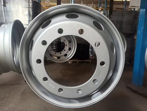 Les jantes européennes en acier argenté les plus couramment utilisées 22.5 pouces pour les pneus 11R22.5 12R22.5 et 315/80R22.5 - Product Image 5