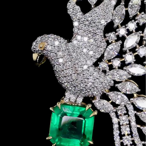 Colgante de águila con incrustaciones de diamantes, moderno, para mujer, con gema verde real, oro amarillo, diamante cultivado en laboratorio, collar con colgante, venta al por mayor - Product Image 5