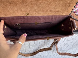 Bolso bandolera de cuero genuino hecho a mano con aspecto de BANJARA elegante para mujer de diseñador con bordado elegante bolso gitano multiusos - Product Image 6