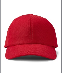 หมวกเบสบอลผ้าอ๊อกซ์ฟอร์ดสีแดง 6 แผง ปรับขนาดได้ด้วยตัวล็อคแบบ Snapback ลายตัวอักษร ดีไซน์เรียบง่าย เหมาะสำหรับกิจกรรมกีฬา ลำลอง และกลางแจ้ง - Product Image 1