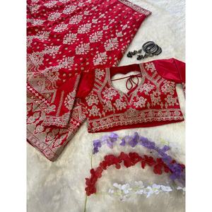 Vestidos de novia de diseñador-Hermoso Bordado de hilo Lehenga Choli - Product Image 4