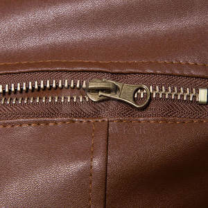 Veste en cuir pour homme de qualité supérieure, style motard classique avec fermeture éclair résistante, idéale pour la mode hivernale et les tenues décontractées. - Product Image 6