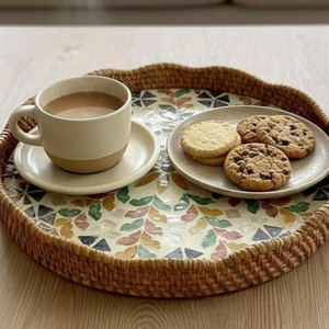 ถาดเสิร์ฟทรงโบฮีเมียนคุณภาพสูง ทำจากหวาย ตกแต่งด้วยเปลือกหอยคาปิซ เหมาะสำหรับใช้ในครัวหรือโต๊ะกาแฟ - Product Image 3