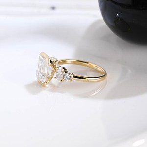 แหวนเพชรทรงเอเมอรัลด์คุณภาพสูง 2.00 กะรัต ดีไซน์ทันสมัย ทองคำแท้ 14K พร้อมเพชรเพาะเลี้ยงในห้องปฏิบัติการ ของขวัญสำหรับวันครบรอบแต่งงานหรืองานเลี้ยงสำหรับแฟนสาว - Product Image 6