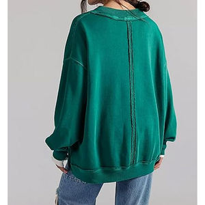 Pull-over vert sauge pour femme à col rond, coupe longue et décontractée, épaules tombantes et poignets à bande unie, idéal pour le streetwear décontracté - Product Image 5