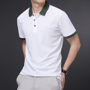 Polo de Manga Corta Blanco para Hombre con Ribete en Verde Oscuro, Corte Regular, Color Sólido Informal, Tejido de Piqué de Algodón - Product Image 3