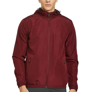 Veste coupe-vent légère et respirante pour homme, à capuche, avec fermeture éclair frontale et logo, idéale pour les sports de plein air, personnalisable, vente en gros - Product Image 1