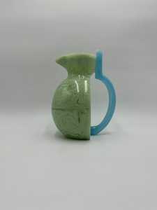 Carafe à eau Lumivanta Luxe, carafe en résine époxy faite à la main avec un design artistique pour les dîners, les fêtes et les réceptions - Product Image 1