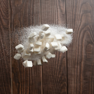 Sucre raffiné Icumsa 45, cristaux de qualité supérieure prêts à l'exportation, pureté de 99 % et texture lisse, pour les marchés de gros mondiaux - Product Image 1