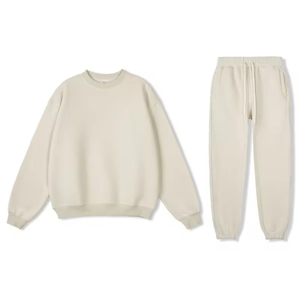 Survêtement Homme Personnalisable Coupe Ample – Ensemble de Jogging Multicolore Type T-shirt – Vêtements de Sport avec Design et Couleurs Personnalisables - Product Image 4